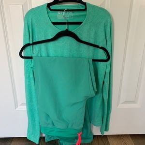 FIGS Underscrub Shirt Size (L) & Scrub Pants (L) Set, Seaglass